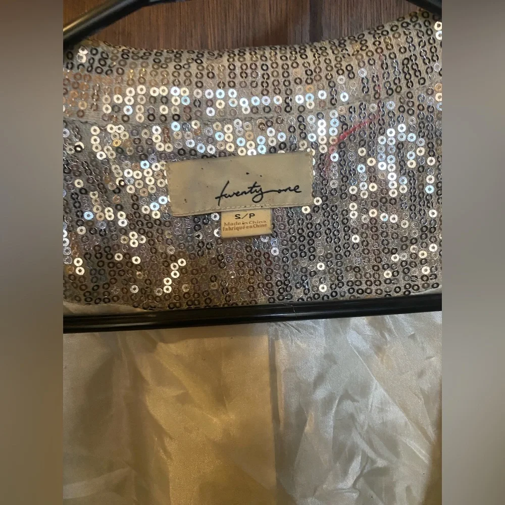 Forever 21 Sparkling Silver Sequin Jacket - Picture 3 of 4
